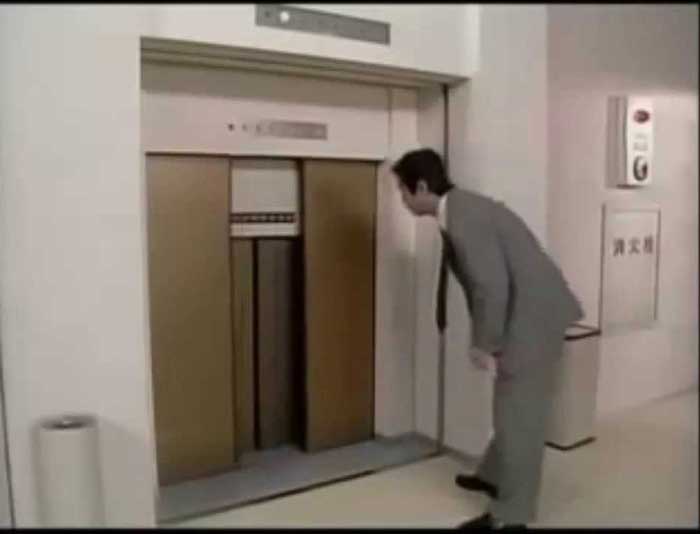 داستان جالب آسانسور داستان جالب آسانسور